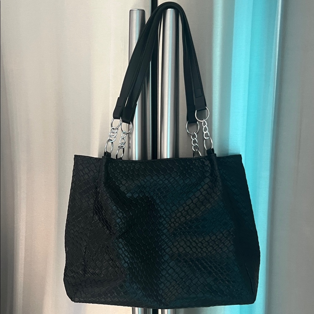 New Chic Black Textured Shoulder Bag - Soft Bag - Picture 2 of 8